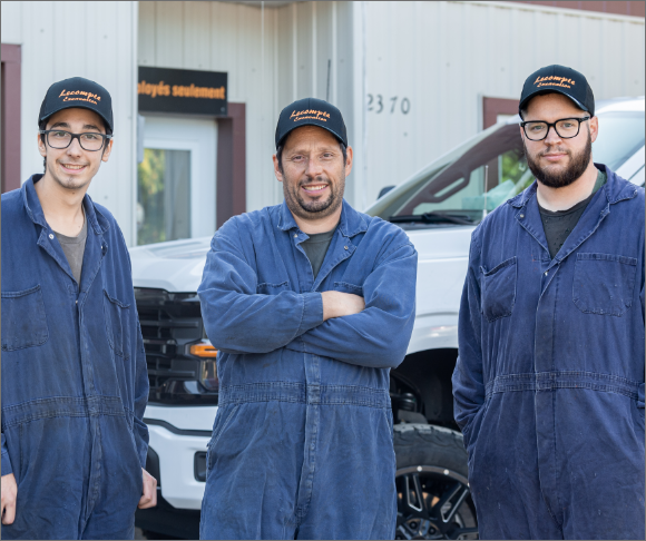 Équipe de mécaniciens de Lecompte Excavation
